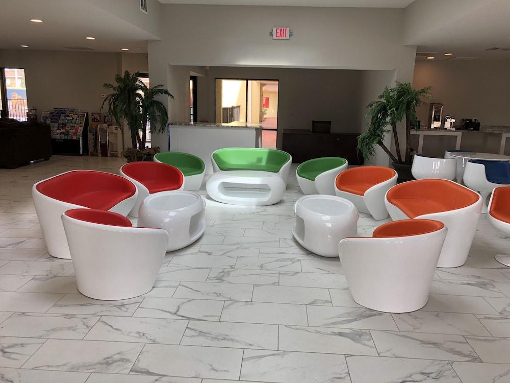 Clarion Inn & Suites Kissimmee-Lake Buena Vista South Bagian luar foto