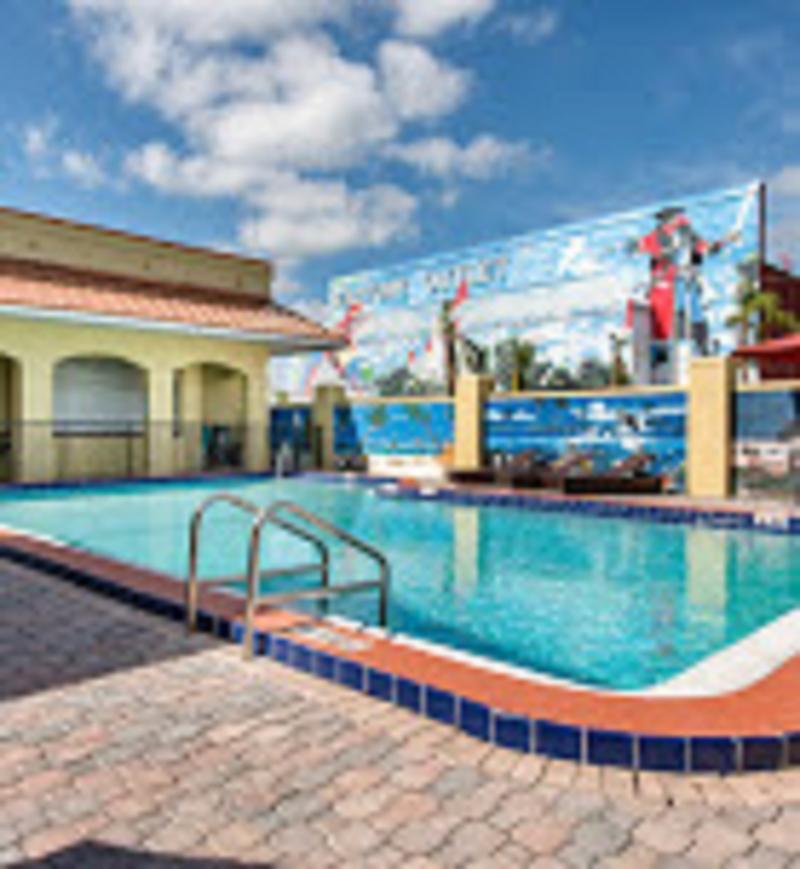 Clarion Inn & Suites Kissimmee-Lake Buena Vista South Bagian luar foto